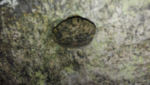 Enigmatica covina nun dos esteos do dolmen de Pedra Vixia. Foto EDR