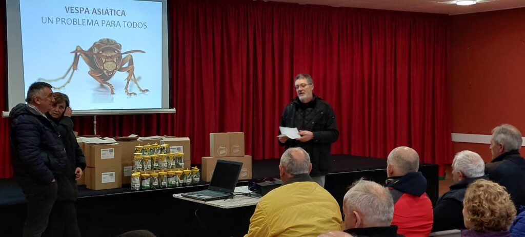 Campana trampeo vespa velutina zas 2024