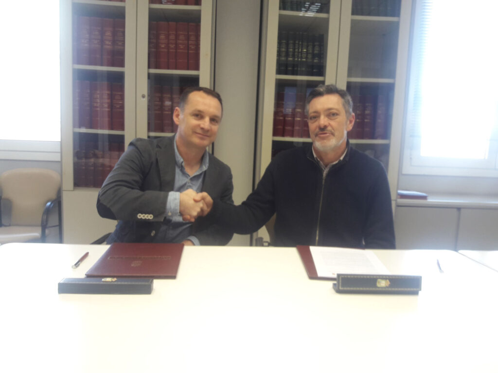 Sinatura convenio colaboracion