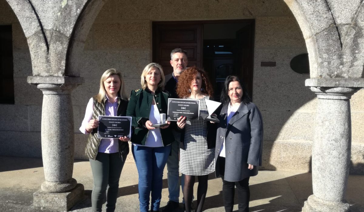 Concurso_Escaparates_En_Negro_Contra_as_Violencias___Zas