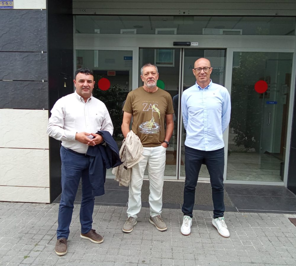 FOTO CABANA, LAXE E ZAS Os alcaldes de Cabana, Laxe e Zas reiteran á Xunta o seu rexeitamento ao proxecto mineiro ‘Jorge Reyes’
