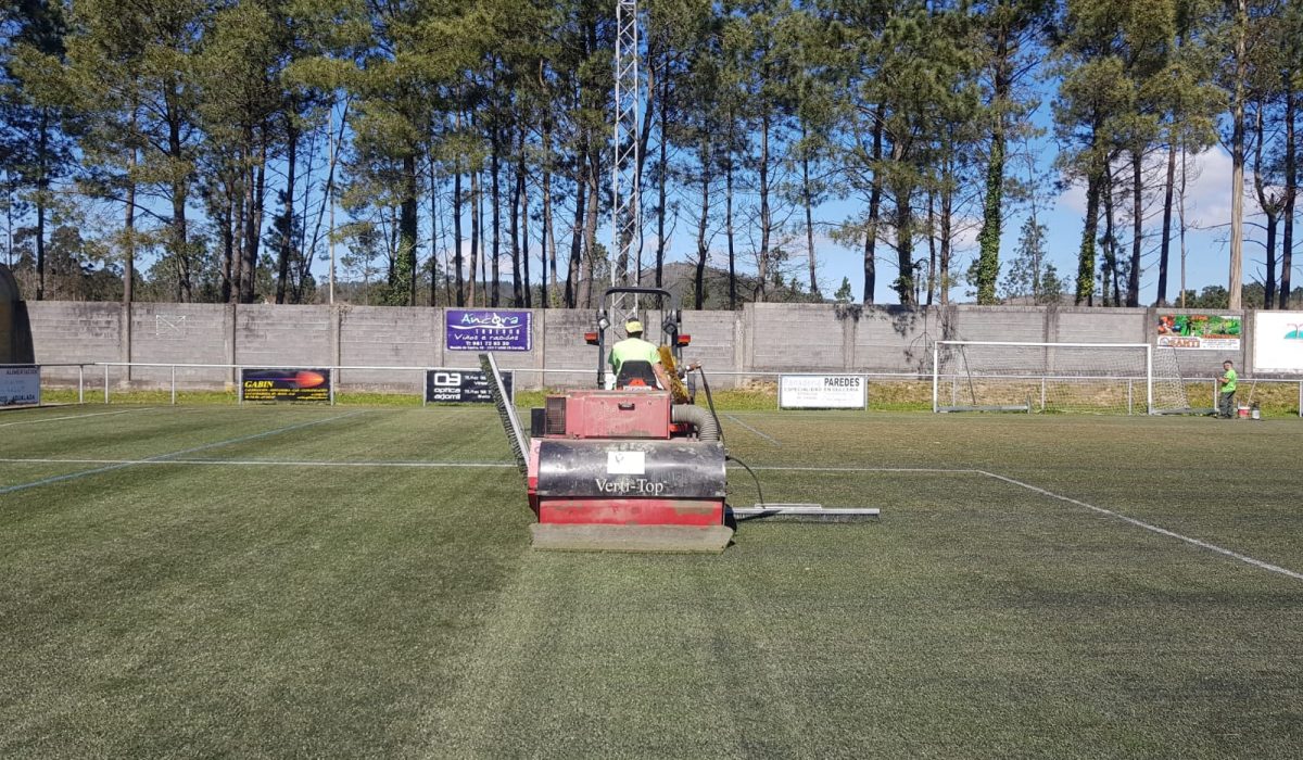 Mantemento_Campo_Futbol_Platas_Reinoso