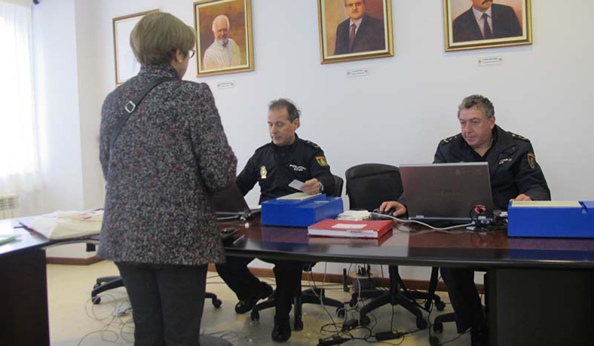 Unidade_mobil_DNI_Zas