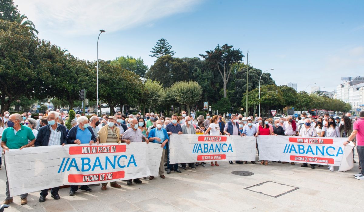 manifestacion_polo_peche_oficinas_abanca_zas_vimianzo_abana