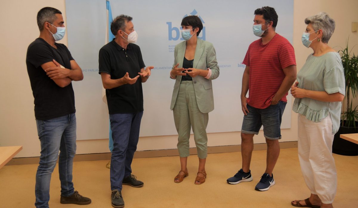 reunion_1___Manuel_Muino_alcalde_Zas_con_Ana_Ponton